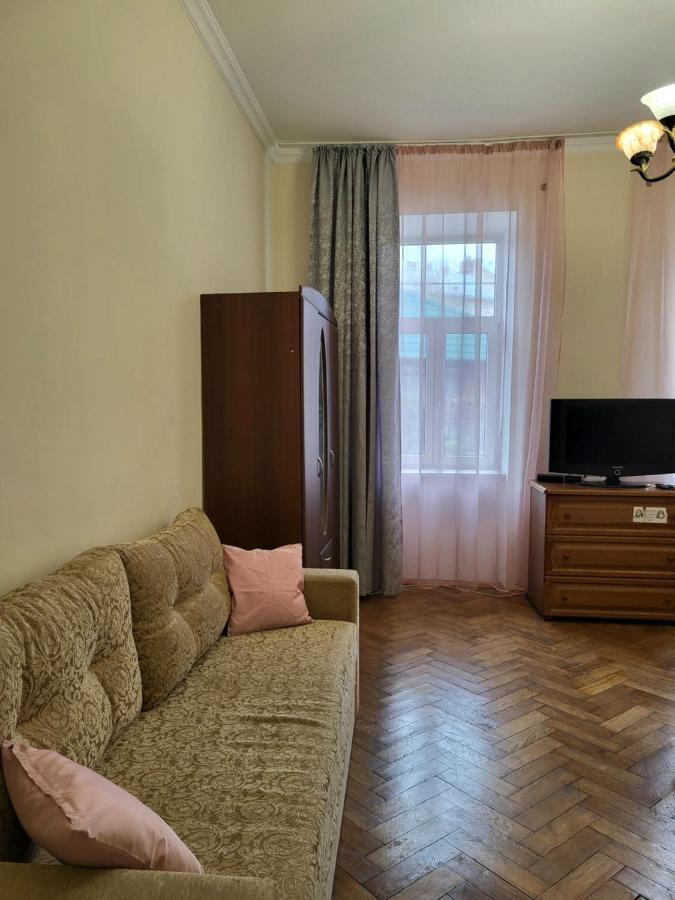 Затишна Оселя Apartment Lviv Exterior photo