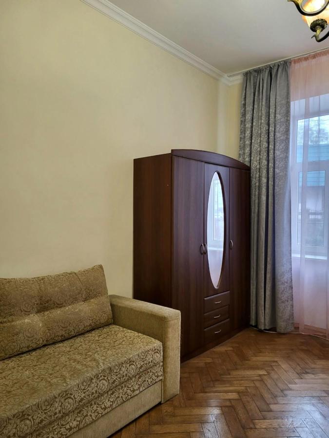 Затишна Оселя Apartment Lviv Exterior photo