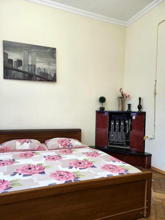 Затишна Оселя Apartment Lviv Exterior photo
